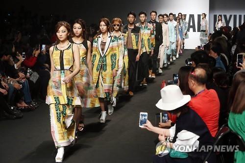 韩国女性身高近百年平均增高20公分,增速世界第一。  -- 中韩人力网
