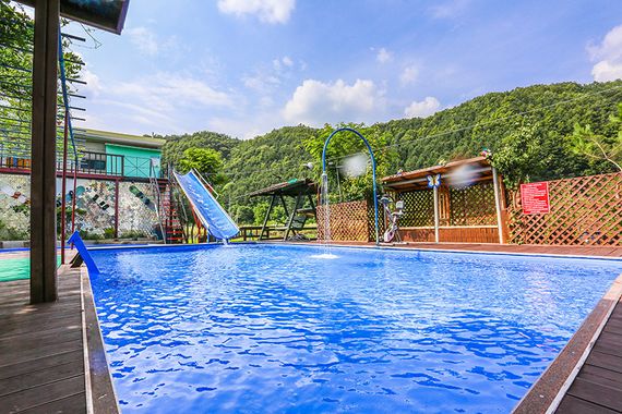 让你温馨拥有滑道和游泳场的韩国著名避暑山庄--松树山庄（杨平）。---  中韩人力网
