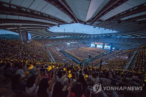 BIGBANG8月在首尔世界杯体育场举办出道十周年演唱会。---  中韩人力网
