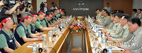 现代汽车劳资双方谈判现场。--  中韩人力网