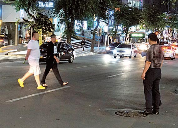 韩国警方要让在济州岛非法打工者付出巨大的代价。-- 中韩人力网 济州岛工作签证申请中心