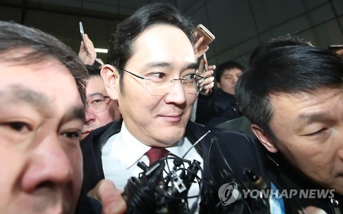 三星命运多舛李在镕接受22小时讯问 韩检方将对其申请逮捕。--- 中韩人力网