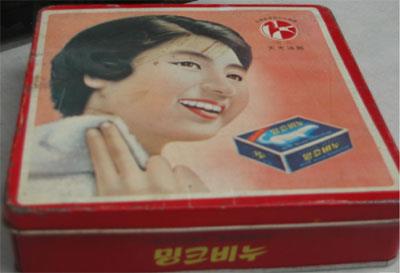 韩国1960年代的香皂礼盒（新世界百货提供）