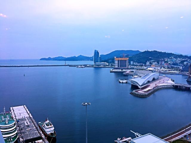 在韩国乘Hana Tour旅游大巴 两天游遍全罗南道各处名胜。--- 中韩人力网 