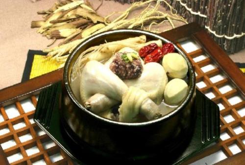 韩国人夏天喜欢喝参鸡汤——中韩人力网