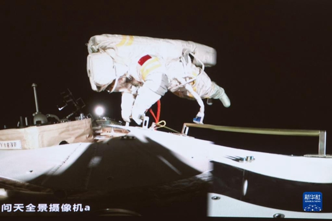 中 선저우 14호 우주인, 세 번째 선외 활동 수행…성공리 임무 완수——中韩人力网