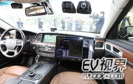 韩国企业招聘网获悉，韩国现代起亚计划投资2万亿韩元研发汽车版“AlphaGo”