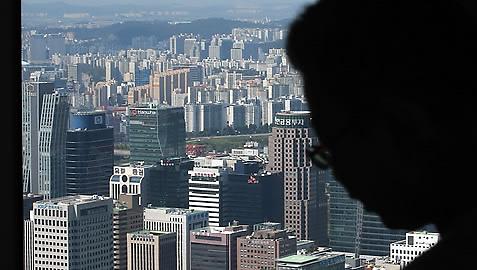 韩国证券业重组合并后从业人数三年减少近6000人。 --  中韩人力网