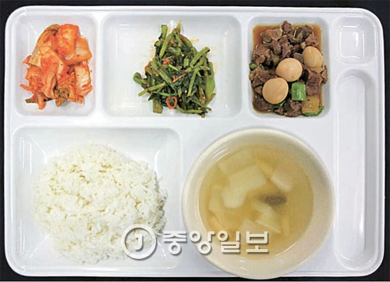 首尔大学食堂推出1000韩元学生经济型晚餐。 -- 中韩人力网- 韩国大学食堂