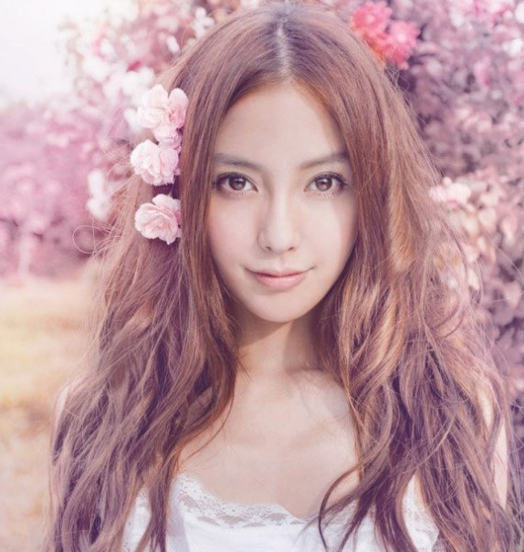 Angelababy 씨 소녀 같은 모습을 보자!