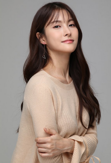 在华韩企招聘网获悉，朴奎利任“韩国电视剧奖”颁奖礼MC 与申荣日携手主持