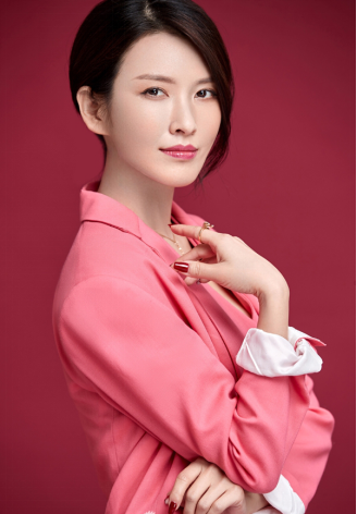 서결아 새해 화보 공개--여자의 굳셈과 부드러움을 완벽하게 과시했