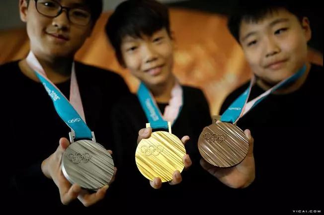 平昌冬奥奖牌史上最重 金牌千足银总价超百万——韩企资讯