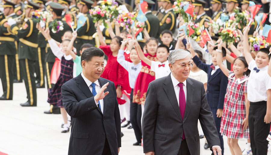시진핑, 카자흐스탄 대통령과 만나