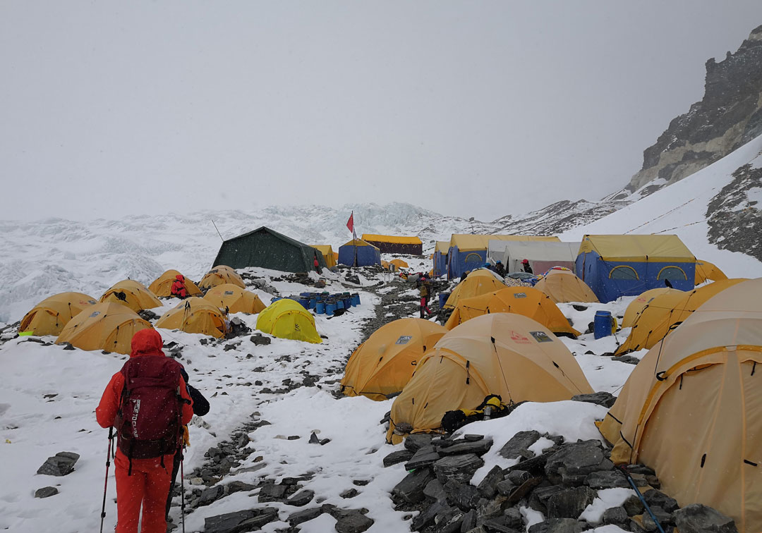 방금! 주무랑마봉 고도측량팀 6500m 베이스캠프 도착——中韩人力网